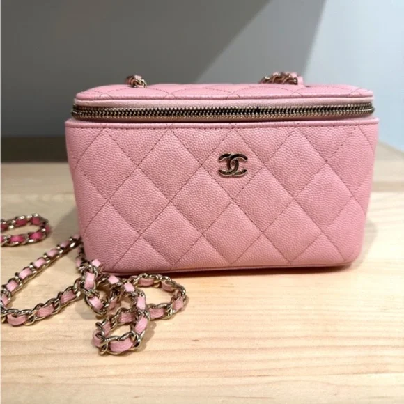 Chanel Pink Quilted Women's Bag - Picture 9 of 9